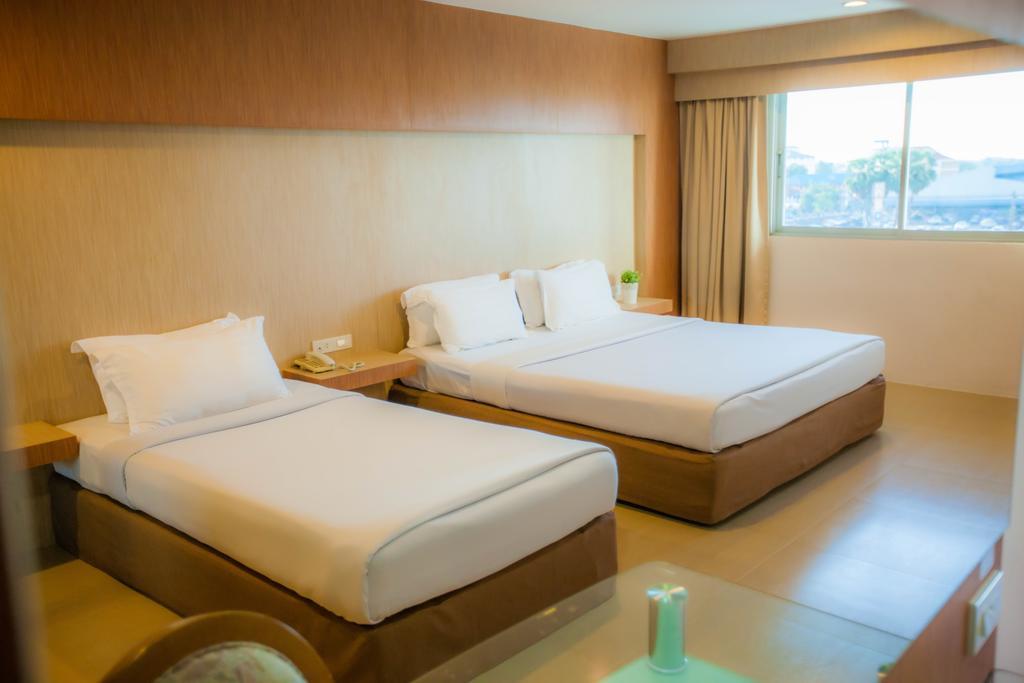 Golden City Rayong Hotel - Sha Extra Plus Certified Exterior photo