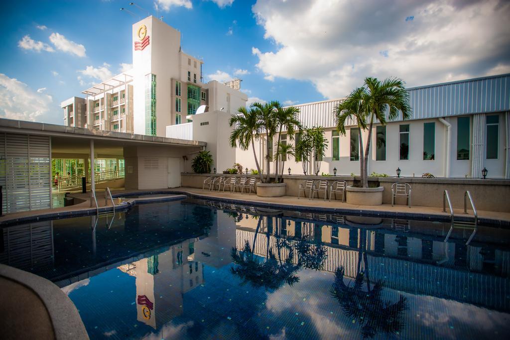 Golden City Rayong Hotel - Sha Extra Plus Certified Exterior photo